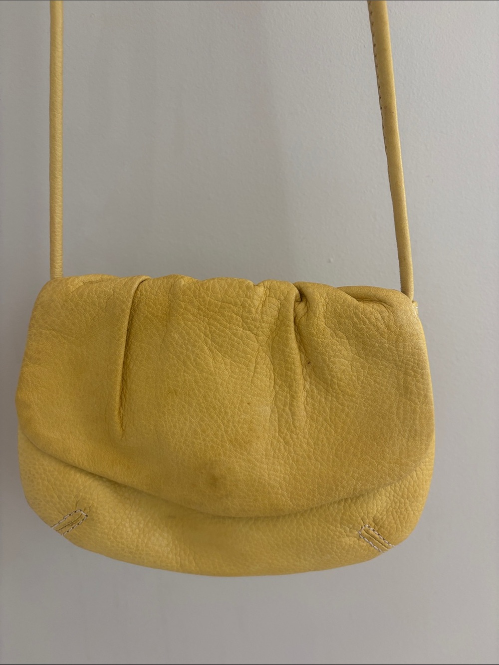 Fossil Sasah Pebbled Leather Crossbody Pouch SL2203 Vintage Sunflower Yellow